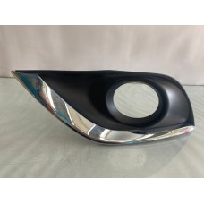 Moldura Farol De Milha Esq Nissan Versa 