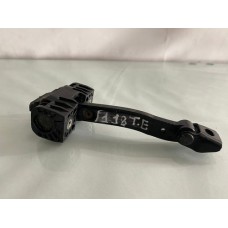 Limitador Porta Tras Esq Bmw 118i