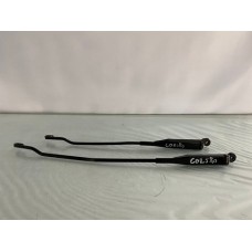 Par Braço Limpador Parabrisa Gm Corsa