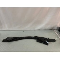 Travessa Inferior Radiador Ford Focus - 8v61a10684